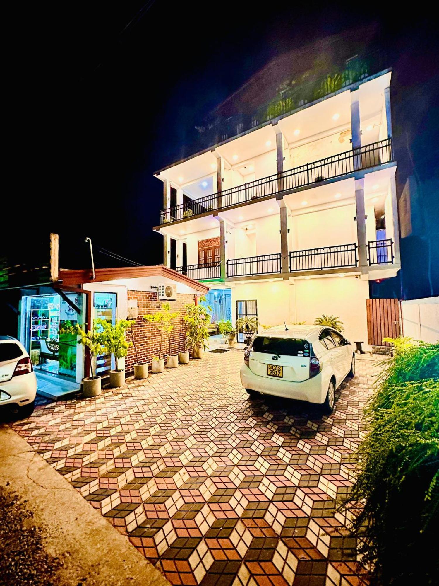Otha Shy Airport Transit Hotel كاتوناياكى المظهر الخارجي الصورة